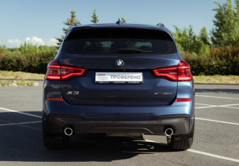 Подержанный автомобиль BMW X3 2018 года (13 фото)