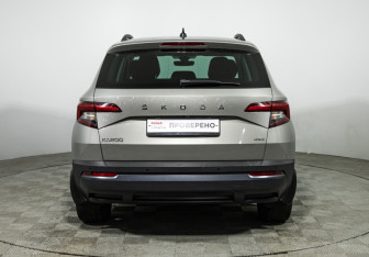 Подержанный автомобиль Skoda Karoq 2020 года (6 фото)