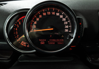 Подержанный автомобиль MINI Clubman Wagon 2016 года (12 фото)