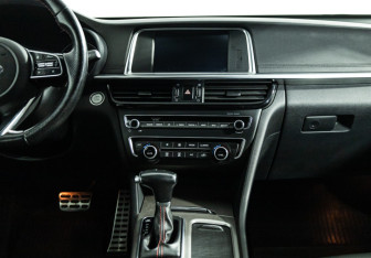 Подержанный автомобиль Kia Optima Sedan 2019 года (14 фото)