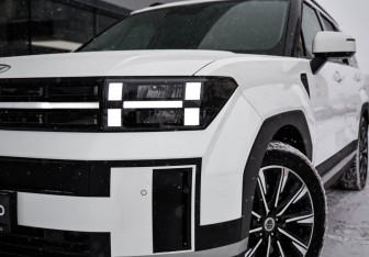 Подержанный автомобиль Hyundai Santa Fe 2023 года (2 фото)