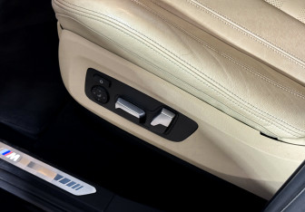 Подержанный автомобиль BMW X5 2020 года (11 фото)