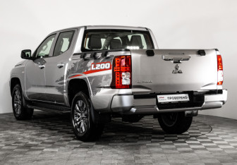 Новый Mitsubishi L200 2024 (9 фото)