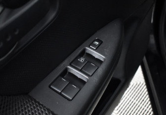 Подержанный автомобиль Nissan Note 2008 года (10 фото)