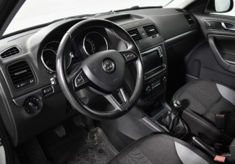 Подержанный автомобиль Skoda Yeti 2017 года (9 фото)