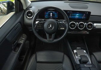 Подержанный автомобиль Mercedes-Benz GLB 2020 года (12 фото)