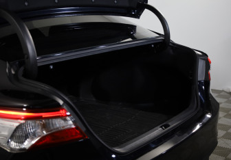 Подержанный автомобиль Toyota Camry Sedan 2021 года (20 фото)