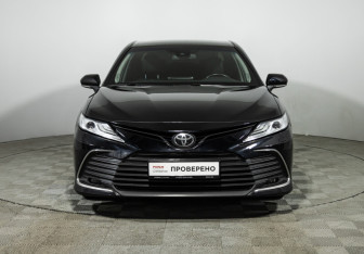 Подержанный автомобиль Toyota Camry Sedan 2021 года (2 фото)