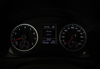 Подержанный автомобиль Volkswagen Tiguan 2015 года (13 фото)