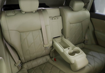 Подержанный автомобиль Infiniti FX 2012 года (33 фото)