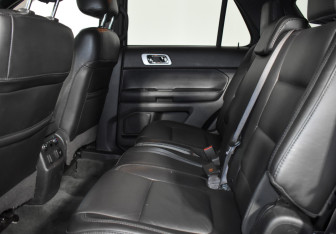 Подержанный автомобиль Ford Explorer 2014 года (11 фото)