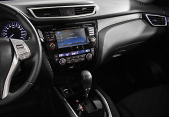 Подержанный автомобиль Nissan X-Trail 2018 года (17 фото)