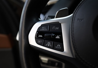 Подержанный автомобиль BMW X6 2020 года (12 фото)