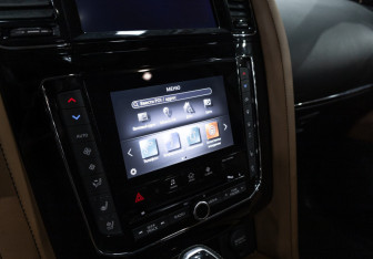 Подержанный автомобиль Infiniti QX80 2021 года (23 фото)