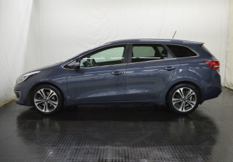 Подержанный автомобиль Kia Ceed Wagon 2016 года (8 фото)
