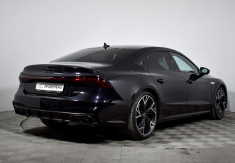 Подержанный автомобиль Audi A7 2024 года (5 фото)