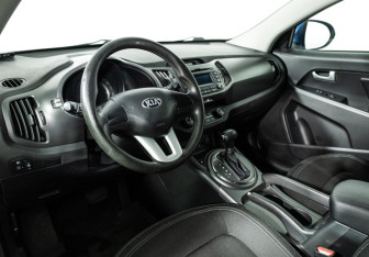 Подержанный автомобиль Kia Sportage 2013 года (11 фото)
