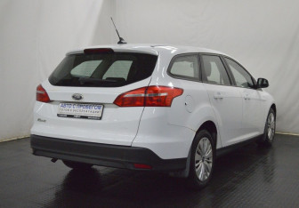 Подержанный автомобиль Ford Focus Wagon 2017 года (5 фото)
