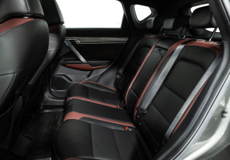 Подержанный автомобиль Geely Coolray 2023 года (10 фото)