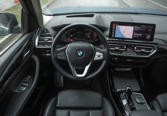 Подержанный автомобиль BMW X3 2021 года (13 фото)
