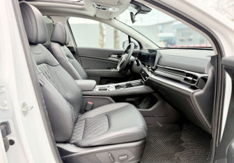 Подержанный автомобиль Kia Sportage 2025 года (31 фото)