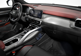 Подержанный автомобиль Geely Coolray 2023 года (16 фото)