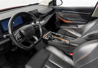 Подержанный автомобиль Omoda S5 GT 2023 года (9 фото)