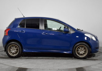 Подержанный автомобиль Toyota Yaris Hatchback 2006 года (4 фото)