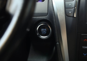 Подержанный автомобиль Toyota Camry Sedan 2014 года (14 фото)