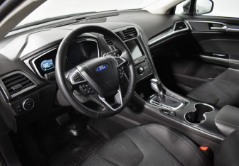 Подержанный автомобиль Ford Mondeo Sedan 2017 года (9 фото)