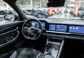 Подержанный автомобиль Geely Monjaro 2024 года (13 фото)