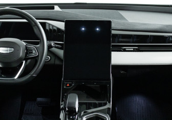 Подержанный автомобиль Geely Atlas 2023 года (14 фото)