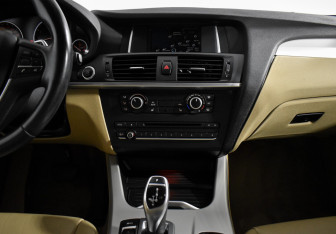 Подержанный автомобиль BMW X4 2015 года (15 фото)