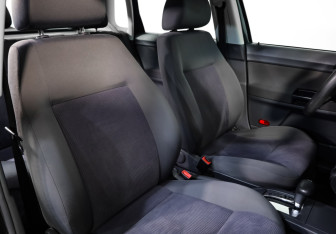 Подержанный автомобиль Volkswagen Polo Hatchback 2006 года (15 фото)