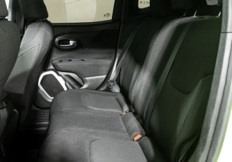 Подержанный автомобиль Jeep Renegade 2018 года (10 фото)