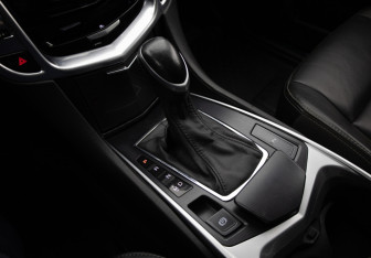 Подержанный автомобиль Cadillac SRX 2013 года (12 фото)