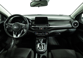 Подержанный автомобиль Kia Cerato Sedan 2020 года (13 фото)