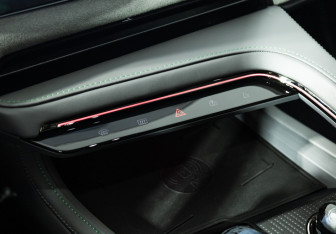 Подержанный автомобиль Zeekr 001 2023 года (20 фото)