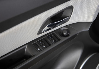 Подержанный автомобиль Chevrolet Cruze Sedan 2013 года (19 фото)
