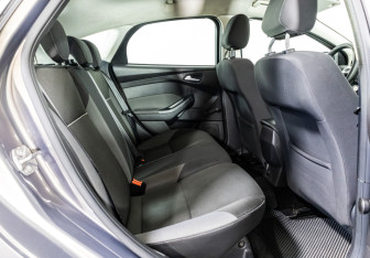 Подержанный автомобиль Ford Focus Hatchback 2014 года (17 фото)