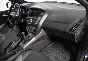 Подержанный автомобиль Ford Focus Sedan 2012 года (12 фото)