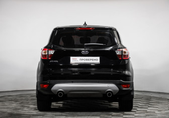 Подержанный автомобиль Ford Kuga 2018 года (6 фото)