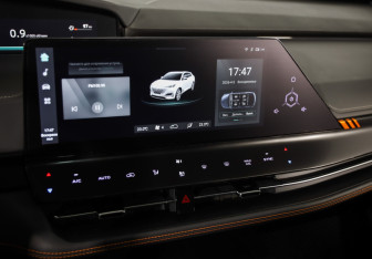 Подержанный автомобиль Changan UNI-K 2023 года (13 фото)