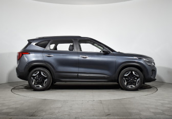 Подержанный автомобиль Kia Seltos 2025 года (4 фото)