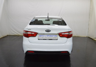 Подержанный автомобиль Kia Rio Sedan 2013 года (6 фото)