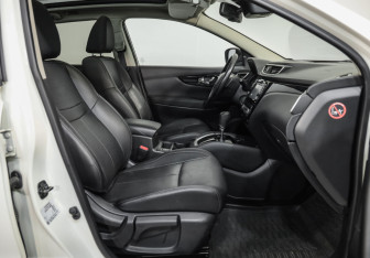 Подержанный автомобиль Nissan Qashqai 2014 года (23 фото)