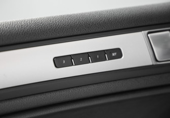 Подержанный автомобиль Volkswagen Touareg 2015 года (21 фото)