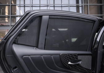Подержанный автомобиль Lexus LS 2021 года (36 фото)