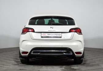 Подержанный автомобиль Citroen DS4 2012 года (6 фото)