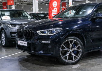 Подержанный автомобиль BMW X6 2020 года (2 фото)